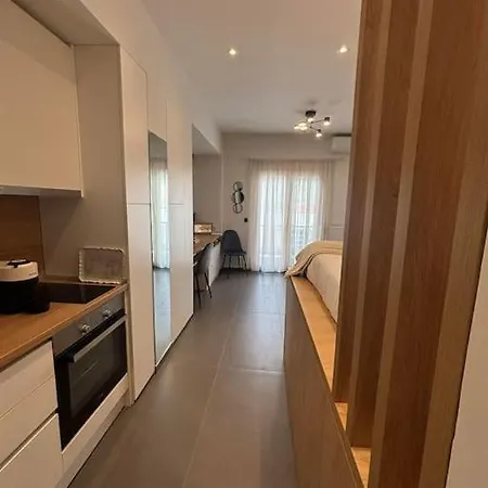 Thessalonian I - 2 Steps From White Tower Apartman *