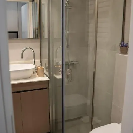 Thessalonian I - 2 Steps From White Tower アパート